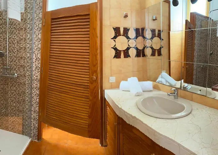 Casa De 5 Y 2 Terrazas